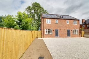 Low Cross Street, Crowle, Lincolnshire, DN17 4NA