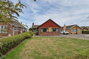 East Green, Messingham, DN17